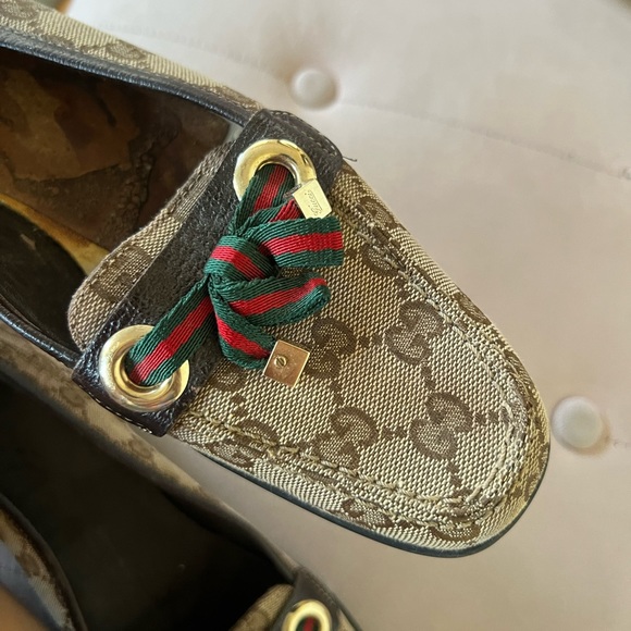 - ❣️Authentic Vintage Gucci Monogram Loafers❣️ - Picture 6 of 12